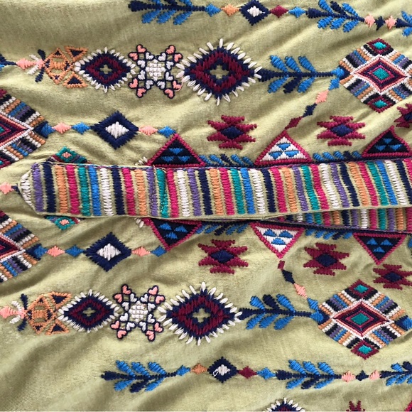 Johnny was embroidered top - Picture 3 of 4